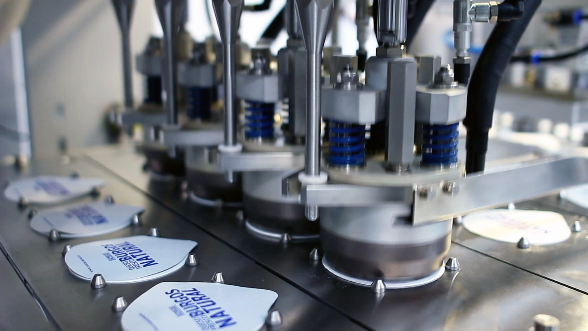 DP40C - Heat-controlled cup sealing