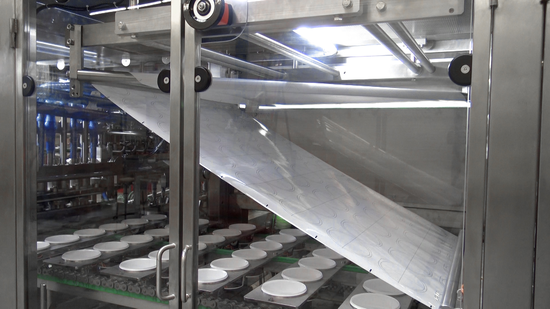 RM90C - Inline Lid Cutting